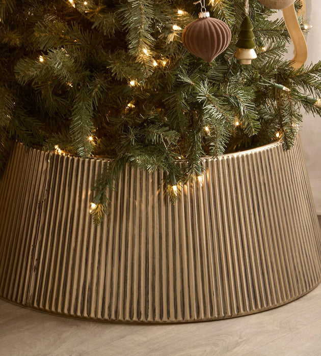 Christmas Ornaments & Tree Skirts