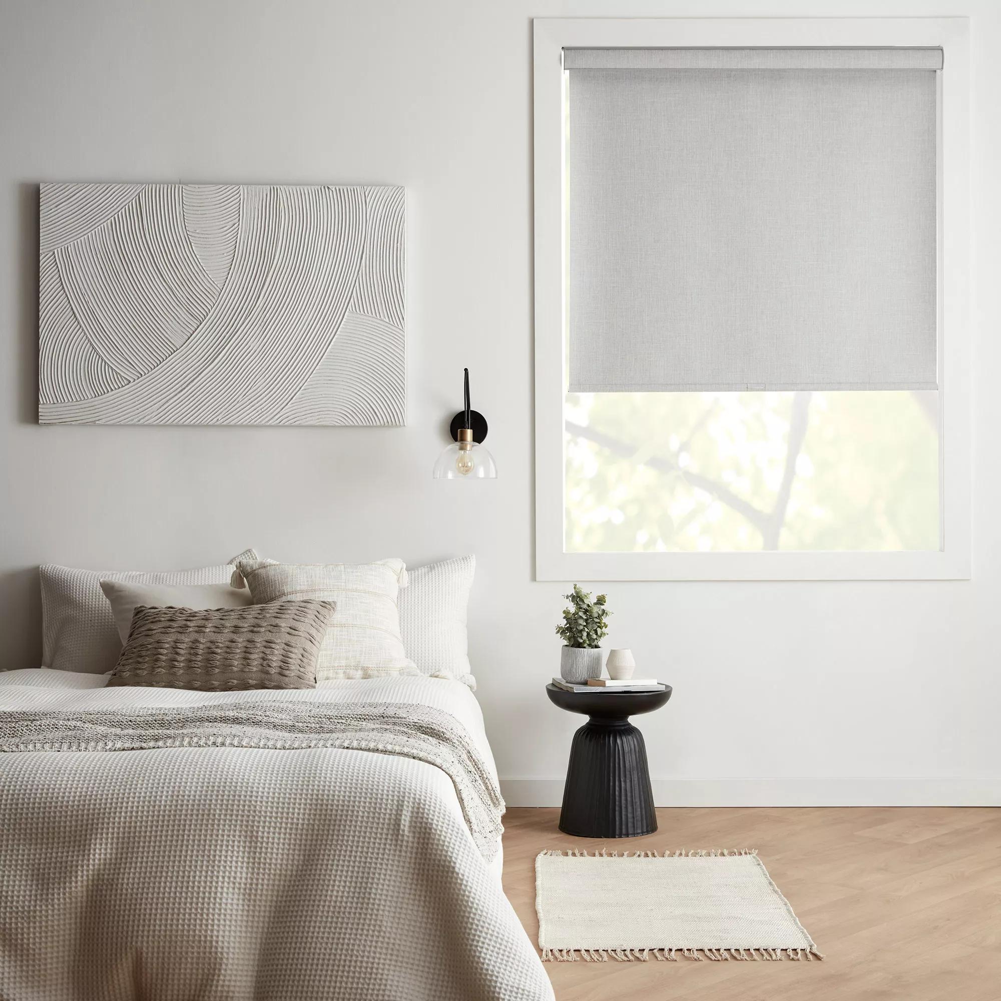 Store coupe-lumière à rouleau sans cordon Chita Gris Pâle