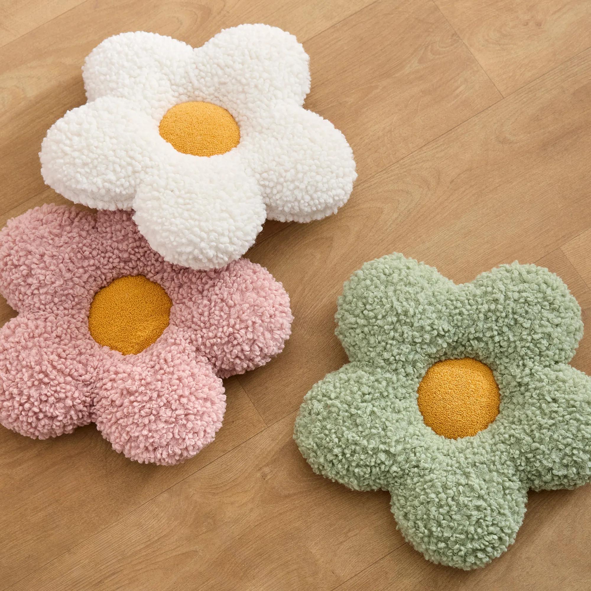 Coussin Décoratif Clara Velours Blanc Cassé - Motif Floral Brodé 3D - Anthology (Neuf)