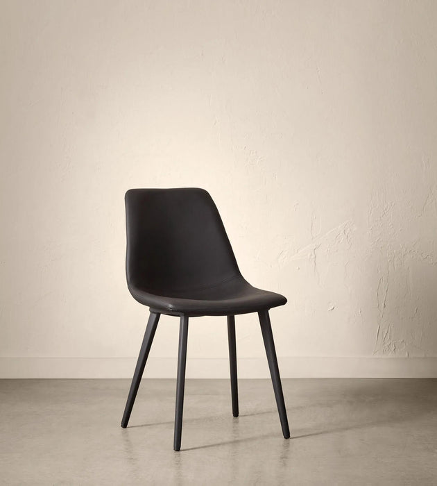 Chaise de salle à manger en similicuir et en métal