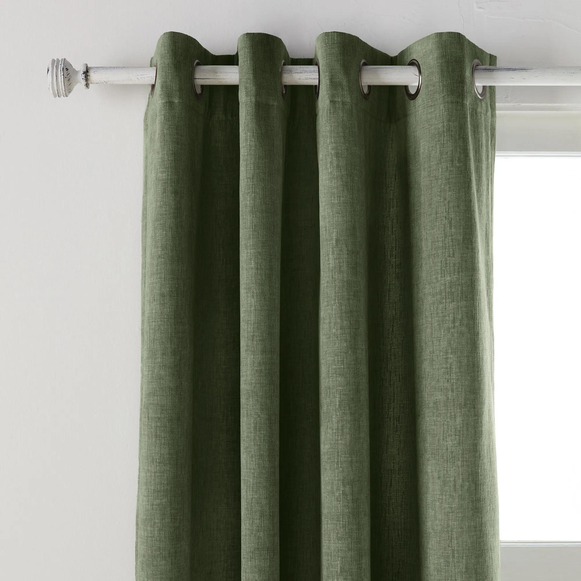 Hodge Blackout Curtain – Bouclair