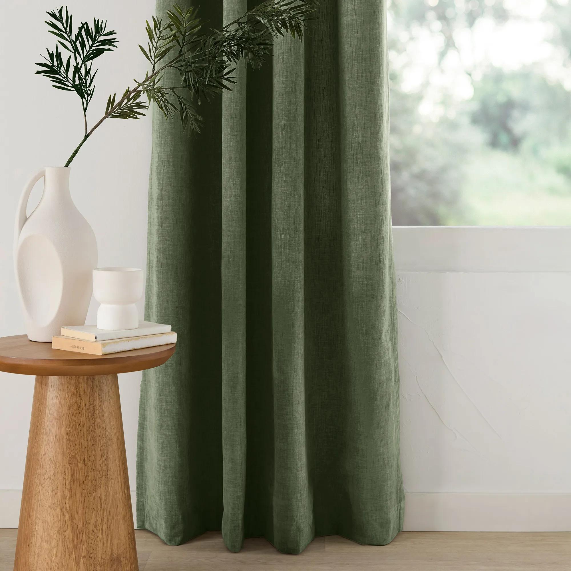 Hodge Blackout Curtain – Bouclair