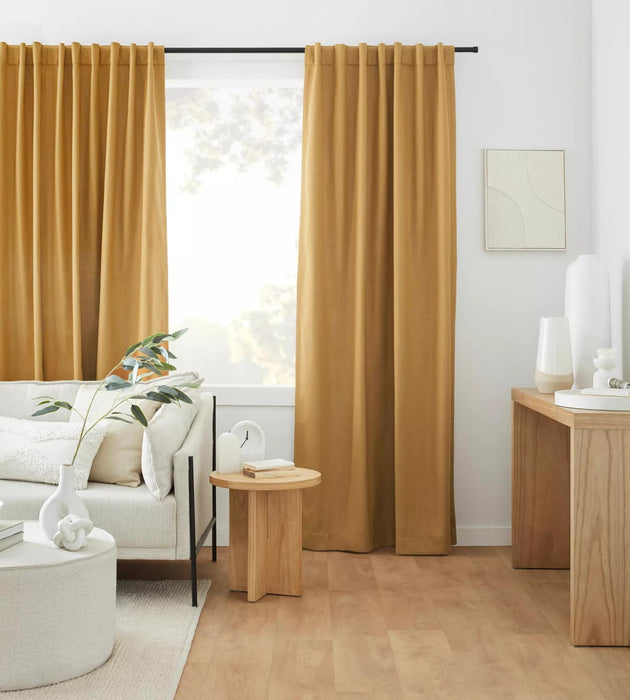 Rideau coupe-lumière à languettes arrières et passe-tringle Taha Ocre