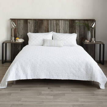 Coverlet Sets Designed In Canada For Your Modern Bedroom